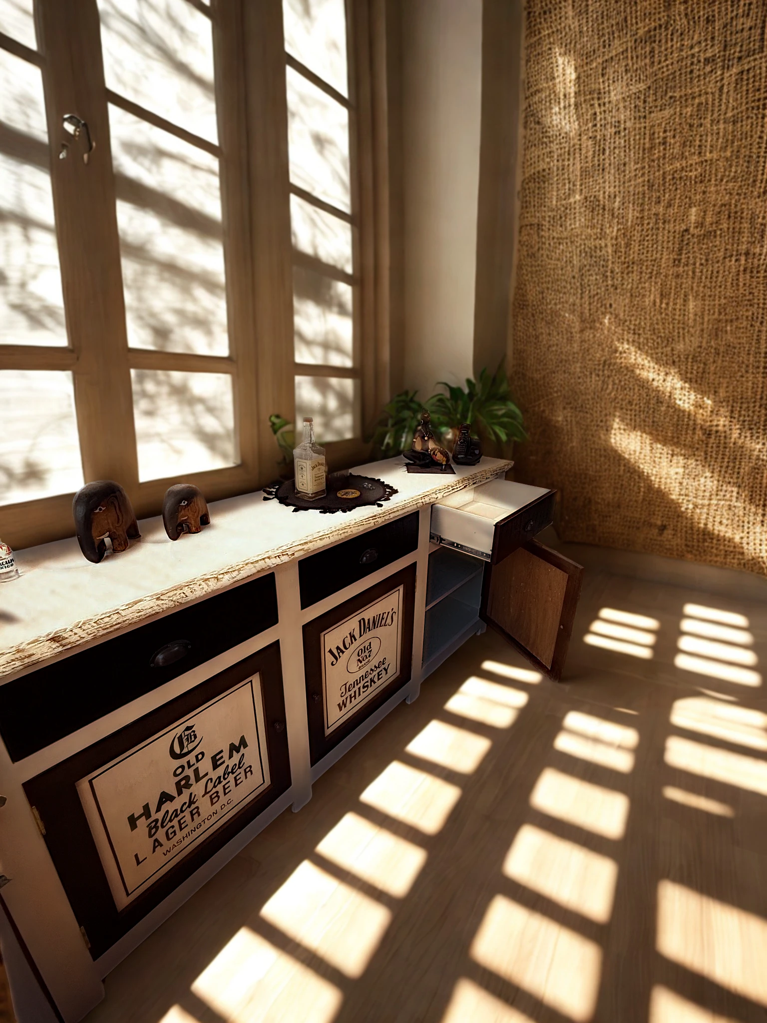 Vajillero Jack Daniels vista 2